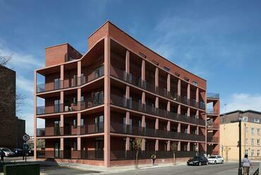 Taylor & Chatto Courts and Wilmott Court, Frampton Park Estate © Henley Halebrown, fotó: Nick Kane. Forrás: RIBA