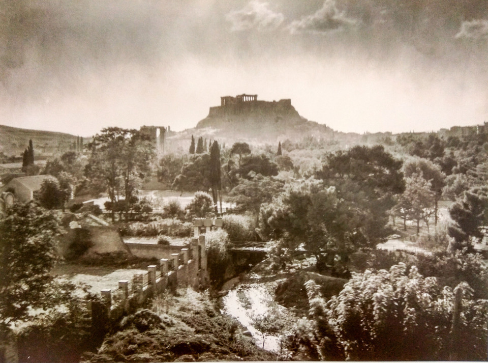 Az Akropolisz környéke 1910-ben. Fotó: Frédéric Boissonnas. Forrás: Wikipedia