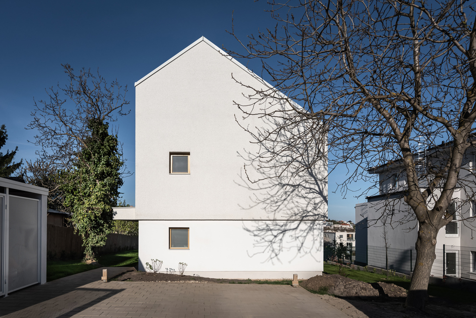 9 fok - Pro Architectura Újbuda díjat elnyert családi ház a Madárhegyen. Forrás: Nanavízió / Juhász Norbert