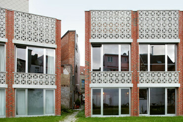 Antwerpen, kerti lakóházak és iroda (2006-2011). Fotó: Filip Dujardin 
