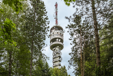 A teljesség kedvéért érdemes megemlíteni a harmadik (építés dátumát tekintve első) TV-tornyot is, amelyben körpanorámás étterem működik: a zalaegerszegi bazitai TV-torony, 100 méteres magasságával a város legmagasabb épülete.

