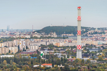 Visszatérve az abszolút legmagasabb építmények közé, már 200 méterig emelkedik Budapest legmagasabb építménye, az Észak-Budai Fűtőmű kéménye. A hozzá tartozó, 1981-re megépült üzem ma 37 ezer lakás távhőjét biztosítja.
