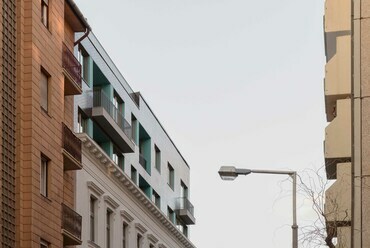 Intramuros Építésziroda: Mester utca 43 – Meglévő lakóépület bővítése. Fotó: Danyi Balázs
