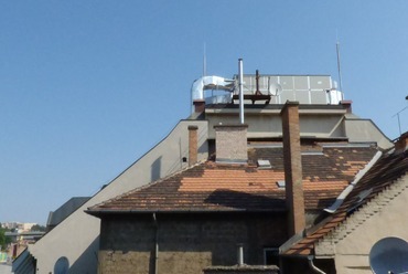 Ketrec a tetőn – Avagy jogod van, de közöd nincs. Fotó: Luchesi Fekete Ottó
