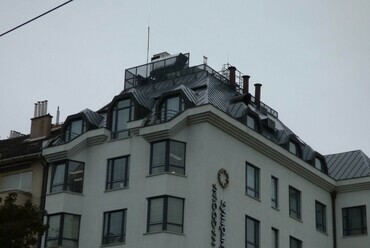 Ketrec a tetőn – Avagy jogod van, de közöd nincs. Fotó: Luchesi Fekete Ottó
