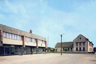 A hercegszántói zárdaiskola épülete, 1965-70 körül. Forrás: bacs-kepeslap.fw.hu
