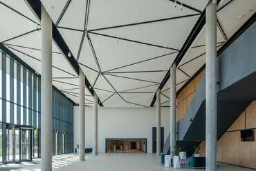 Balatonfüredi kongresszusi központ – tervező: KÖZTI – fotó: Bujnovszky Tamás
