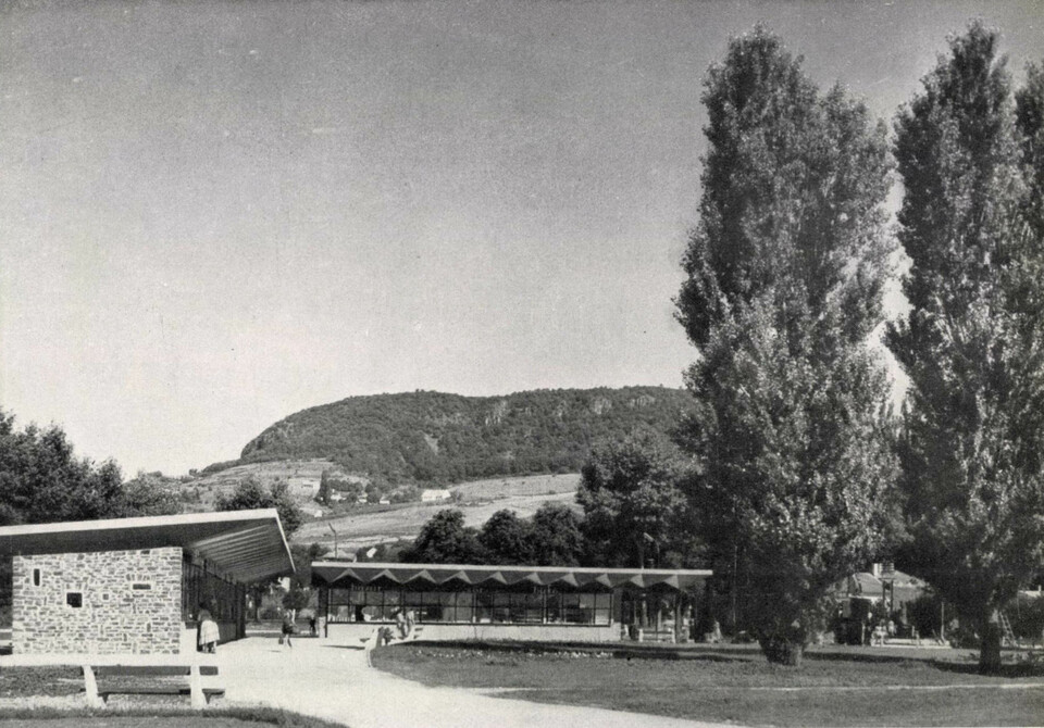 Badacsony, Alsó bazár (tervező: Callmeyer Ferenc). Forrás: Magyar Építőipar 1959/9. 455
