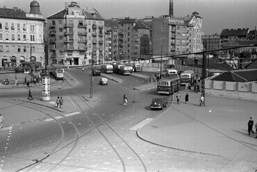 Boráros tér, szemben a Soroksári út Angyal utca - Tinódi utca - Ipar utca közötti épületsora, 1957. Forrás: Fortepan / FŐMTERV
