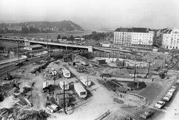 Boráros tér, az aluljáró építkezése a Petőfi híd felé nézve, 1981. Forrás: Fortepan / Ferencvárosi Helytörténeti Gyűjtemény
