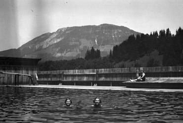 Ausztria, Fieberbrunn, Lauchsee, uszoda. Felvétel éve: 1936. / Forrás: Fortepan 53271 / Romák Éva
