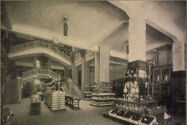 A Párisi Nagy Áruház belső lépcsői. Forrás: Épitő Ipar, 1912
