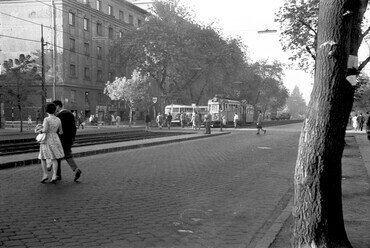 Váci út, szemben balra a Csavargyár utca, 1963. Forrás: Fortepan / FŐMTERV
