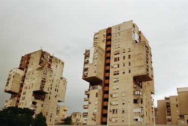 Blok 5, Podgorica, Montenegró. Tervezők: Vukota Tupa Vukotić, Mileta Bojović, 1977-1984. Fotó: Gellért Dániel
