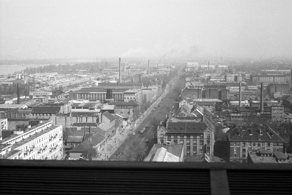 Váci út a SZOT irodaház (később Nyugdíjfolyósító) tetejéről észak felé nézve, 1972. Forrás: Fortepan / Angyalföldi Helytörténeti Gyűjtemény
