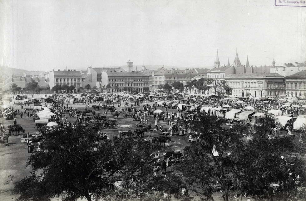 Új Vásár tér 1900-ban // Fortepan – Budapest Főváros Levéltára / Klösz Görgy fényképei
