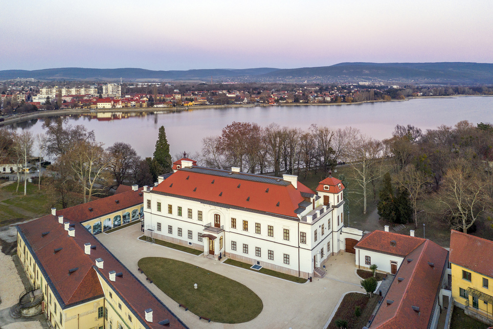 A tatai Eszterházy-kastély. Fotó: Gulyás Attila
