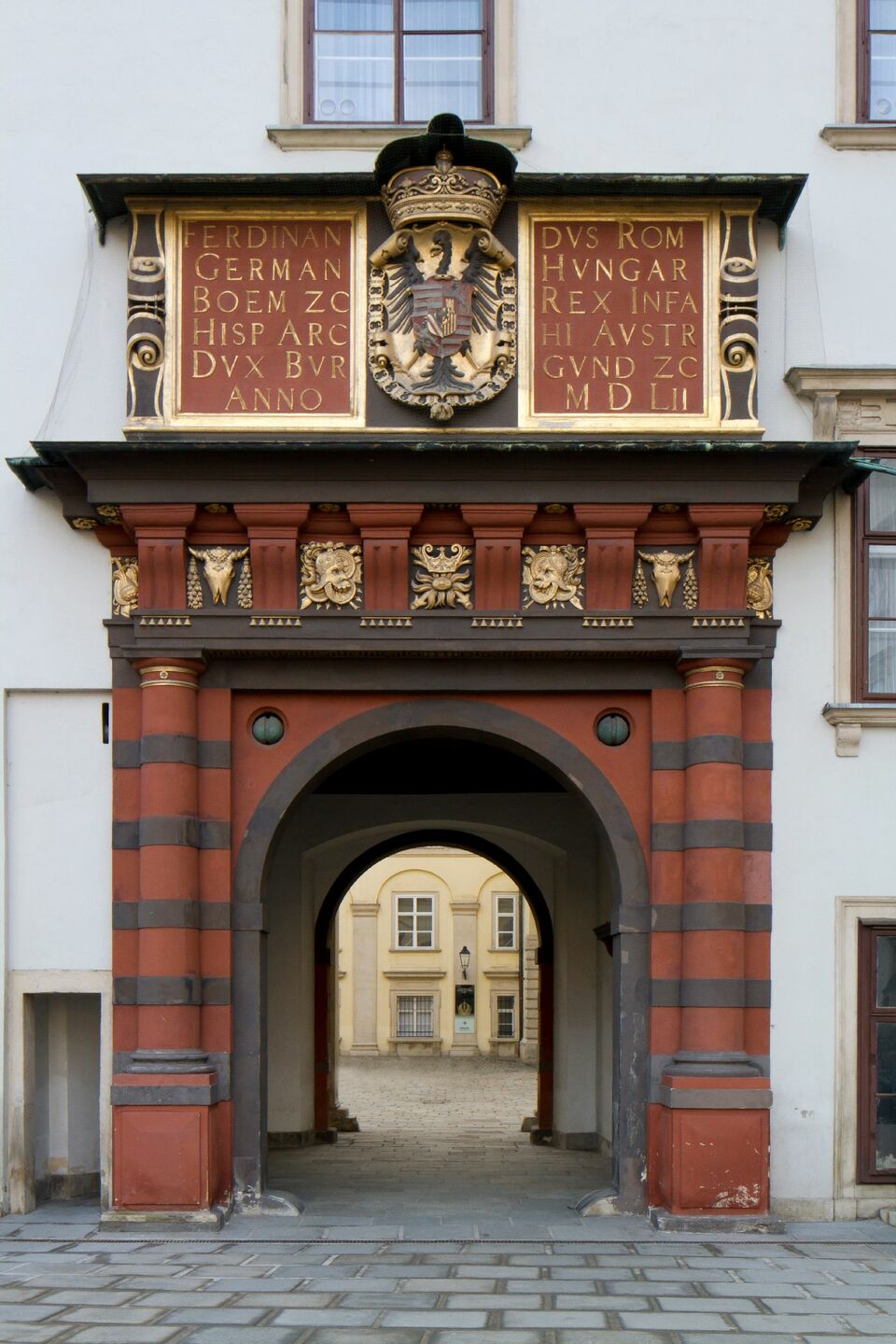 A bécsi Hofburg, a Bundesdenkmalamt (Szövetségi Műemléki Hivatal) székhelye. www.bda.gv.at
