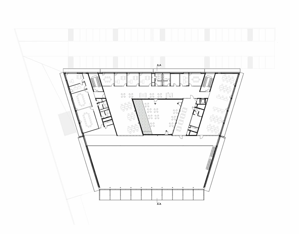 TRUMPF Gödöllő showroom. Építészet: Barlow Leibinger & Óbuda Group
