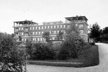 Balatonalmádi Postás Üdülő, 1940. Forrás: Fortepan 11440 / Gyöngyi
