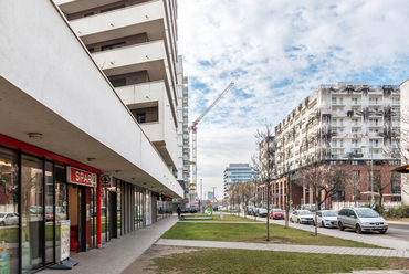 Az Allure Residence elmúlt közel öt évében minden lakás elkelt, a földszinti tömb hosszú üzletsorába is beköltöztek a bérlők.
