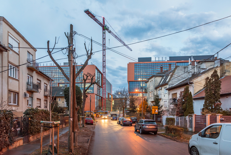 Villamosoktól a vágyakig: a Bosnyák tér története