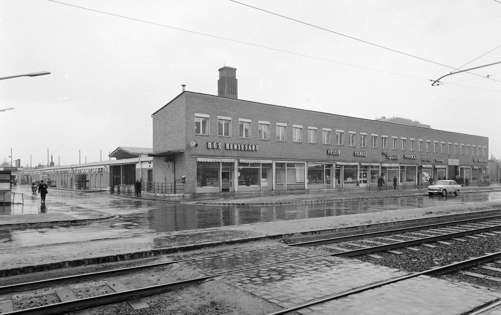 Csömöri út 9-11., Bosnyák téri Vásárcsarnok, 1969. Forrás: Fortepan / FŐFOTÓ
