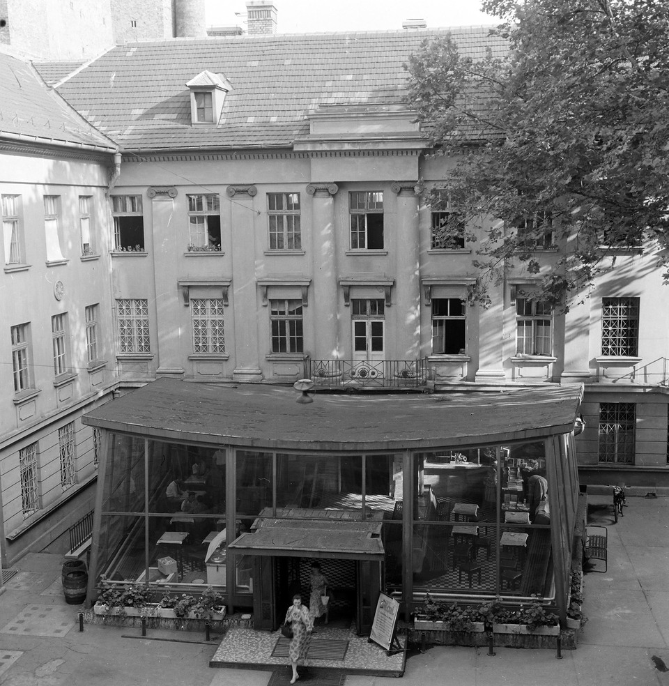 A Pagoda 1959-ben. Fotó: Fortepan/Szalay Zoltán
