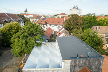 Debrecen, Szárító közösségi tér légifelvétele. Fotó: Palkó György. Forrás: Építészfórum archívuma
