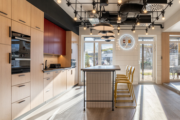 A Magyar Doka Kft. megújult irodája. Tervező: UPPER Design Studio. Fotó: Hlinka Zsolt
