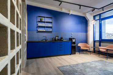 A Magyar Doka Kft. megújult irodája. Tervező: UPPER Design Studio. Fotó: Hlinka Zsolt

