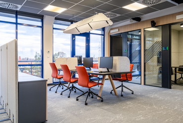 A Magyar Doka Kft. megújult irodája. Tervező: UPPER Design Studio. Fotó: Hlinka Zsolt

