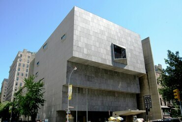 A Whitney Múzeum épülete 2010-ben. Forrás: Wikimédia Commons. (Építészfórum archívum)
