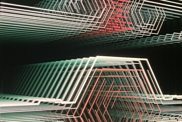 CODE / Dimitrov projekt, Veszprém. Bejárati installáció részlete. Fotó: Simon Viktória
