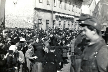 Józsefvárosi pályaudvar, egy frontra induló alakulat búcsúztatása, 1934. Forrás: Fortepan / Marics Zoltán
