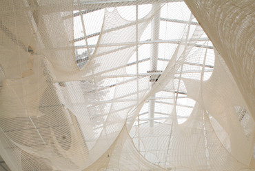 1.  ´Unraveling: New Spaces