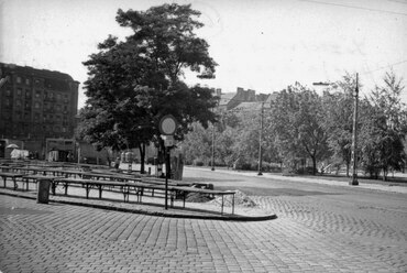 Teleki László tér a Dobozi utca saroktól a Népszínház utca felé nézve, 1970. Forrás: Fortepan / Homoródy Károly
