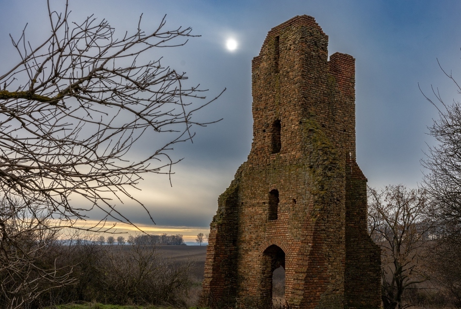 Újjászületik a Somolyi templomrom