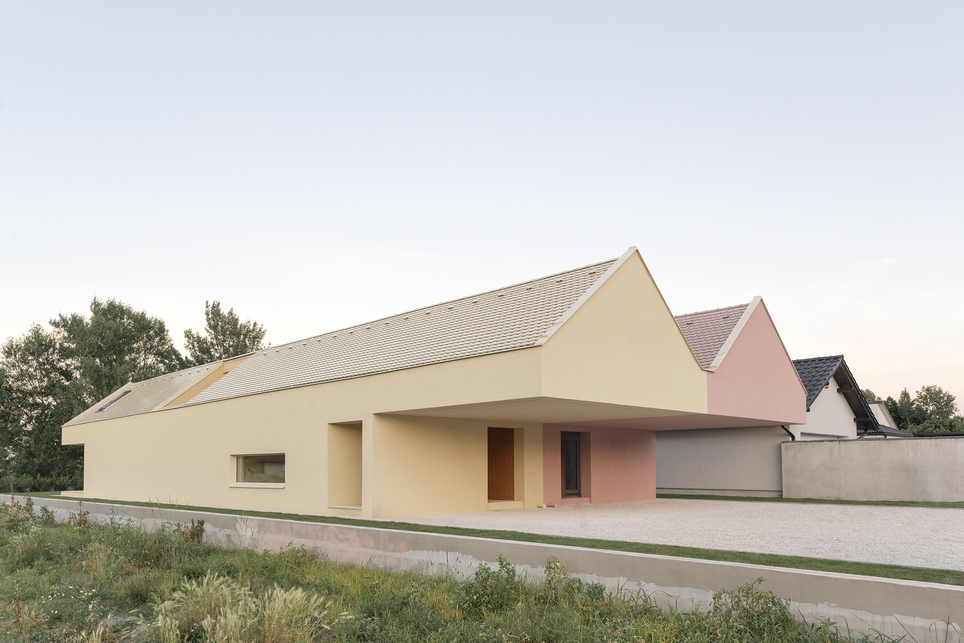 Twin House, Vitnyéd / Pei Yong, WY Design

