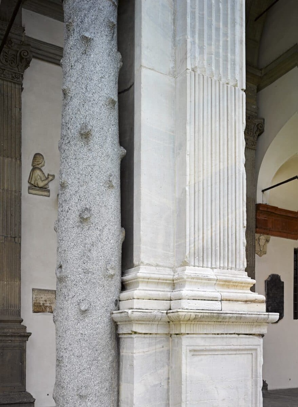 Donato Bramante: a 'fa-oszlop' részlete, Sant’Ambrogio-bazilika, Milánó, 1492–1499. Fotó: Bas Princen