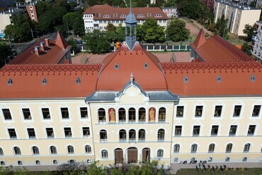 Horváth Gergely, Demjén József, Puheli András – Triskell Épülettervező Kft. – Kossuth Lajos Gimnázium épületének rekonstrukciója, Cegléd
