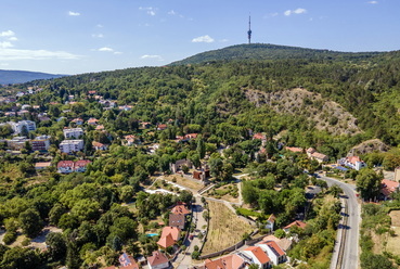Tettye – A belváros és a TV torony között félúton

